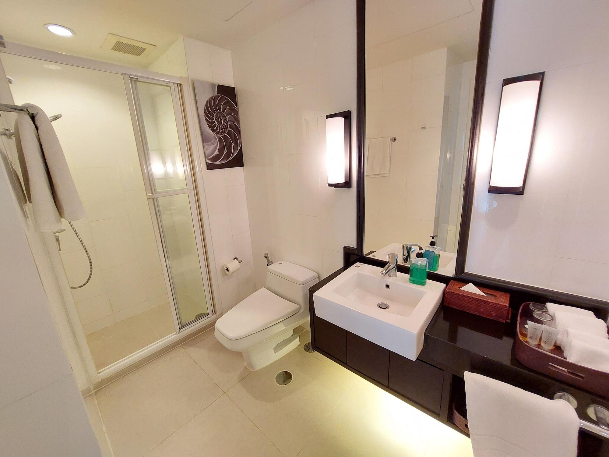 At 21 Saladaeng Aparthotel Bangkok Buitenkant foto